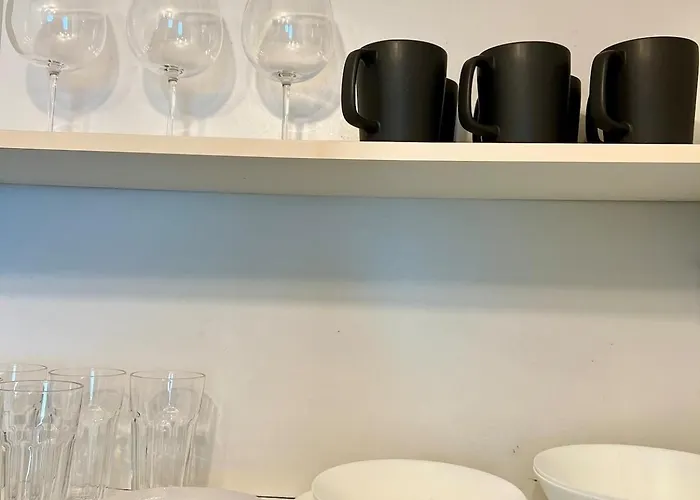 Apartment Charming 2-br In Bgc Manila
