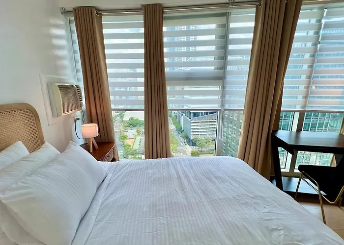 Charming 2-br In Bgc Manila