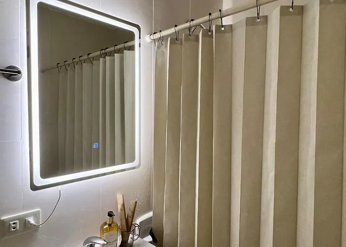 Charming 2-br In Bgc Apartment *