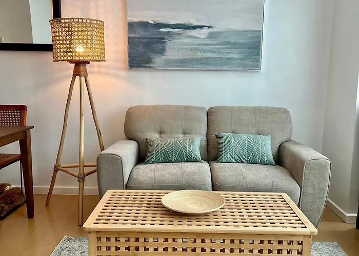 Charming 2-br In Bgc * Manila