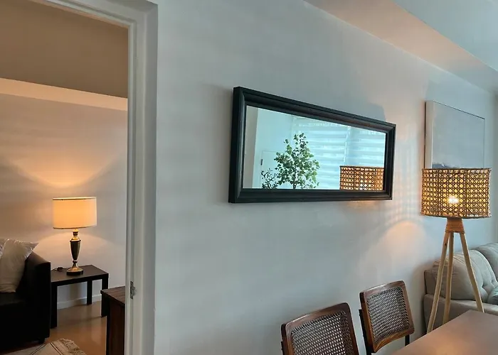 Charming 2-br In Bgc * Manila