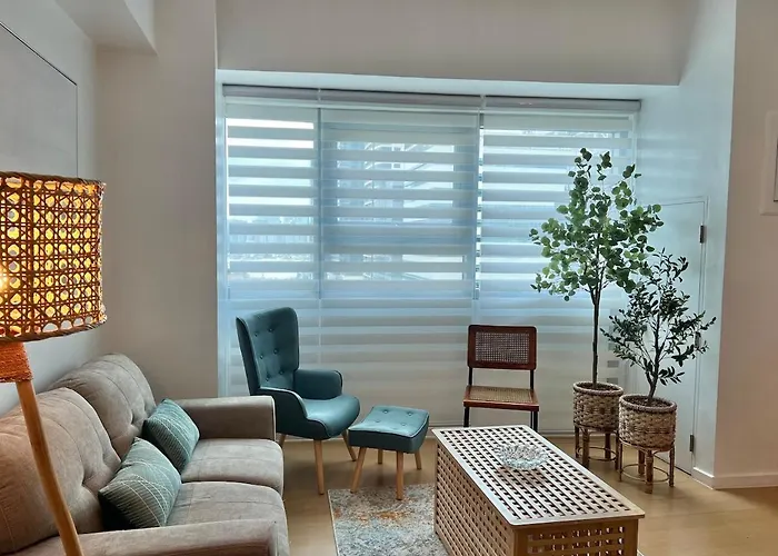 Charming 2-br In Bgc *